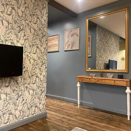 Self Check In Miera Art Apartment Riga Ngoại thất bức ảnh