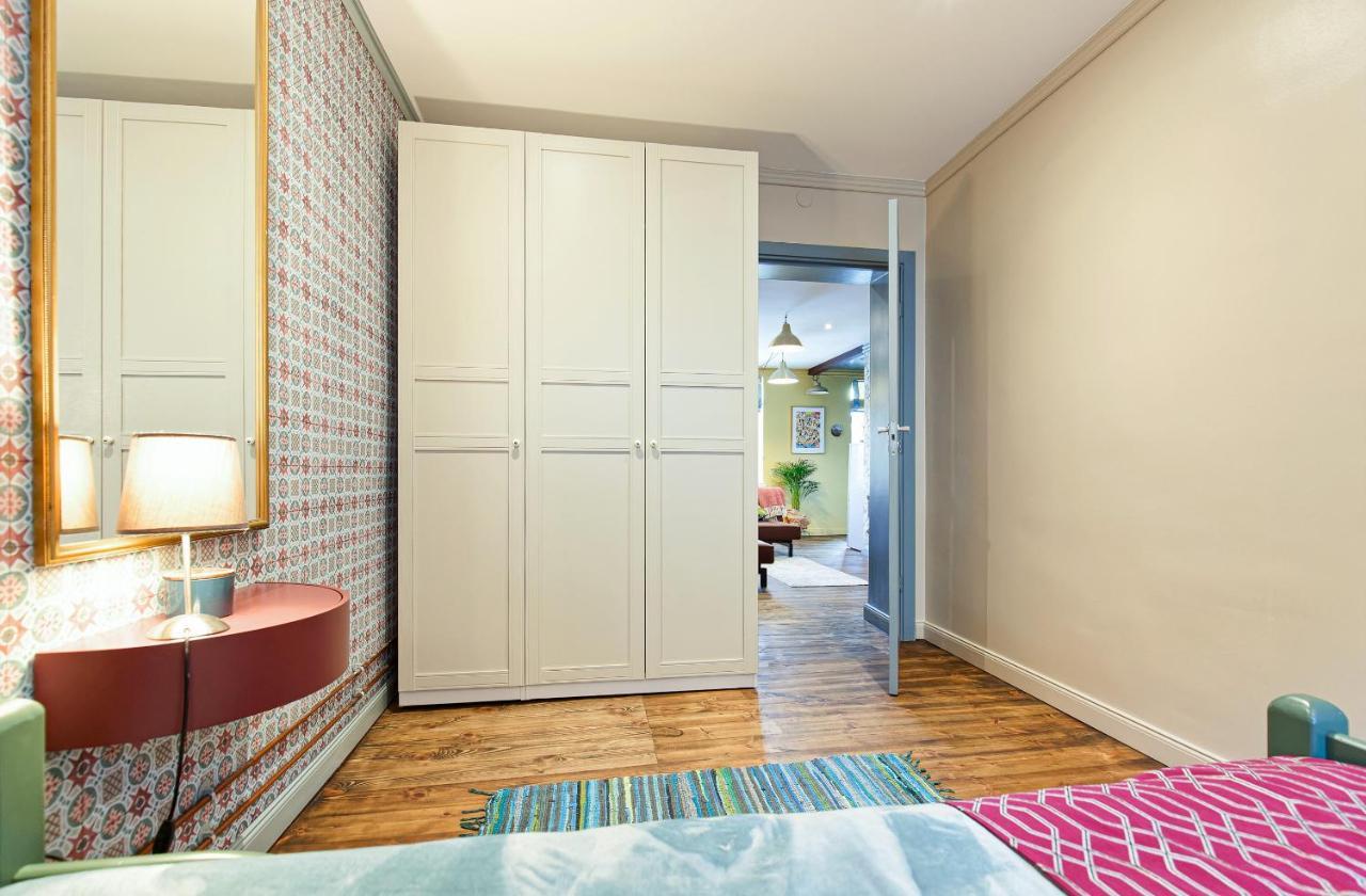 Self Check In Miera Art Apartment Riga Ngoại thất bức ảnh