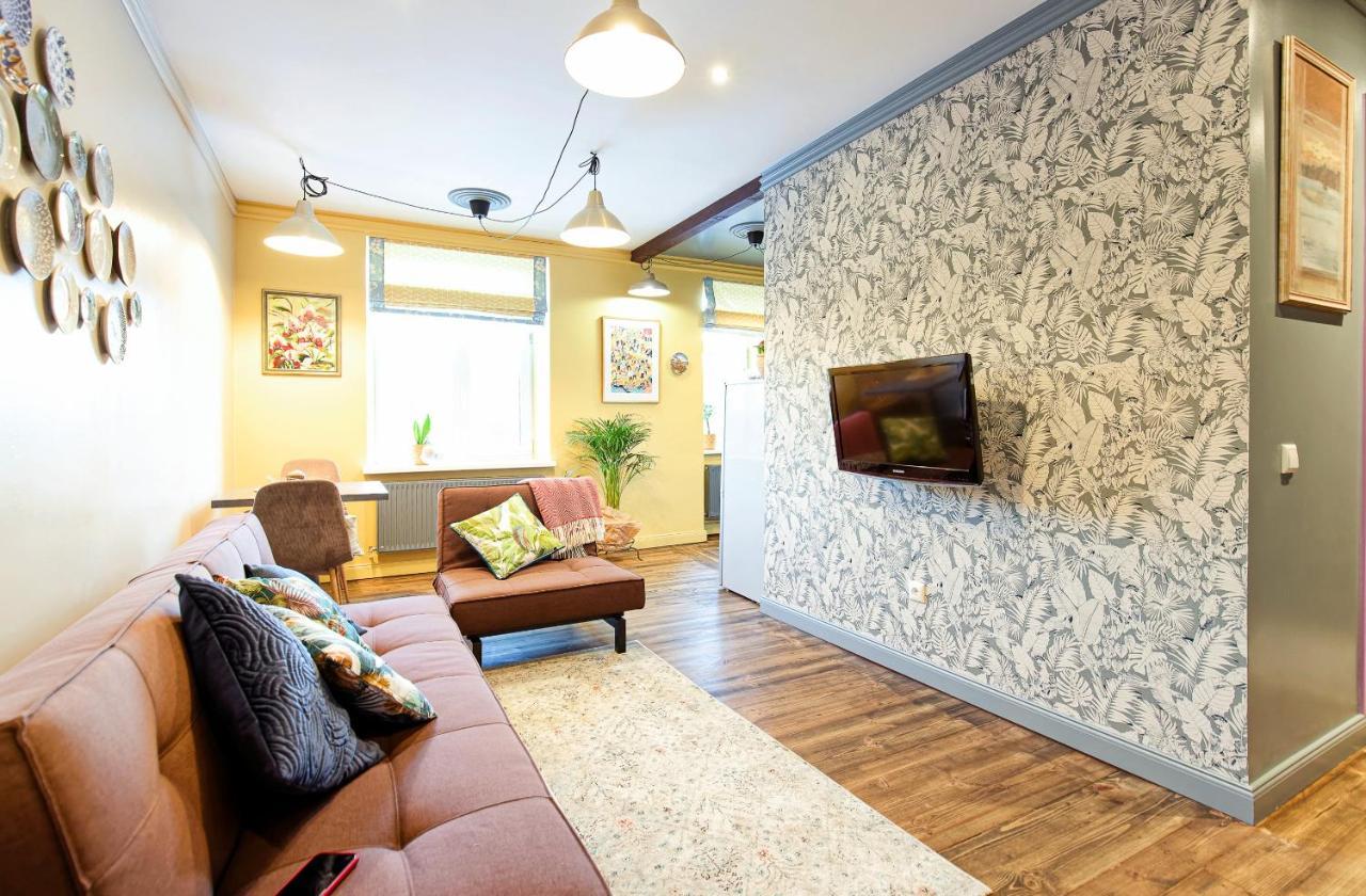 Self Check In Miera Art Apartment Riga Ngoại thất bức ảnh