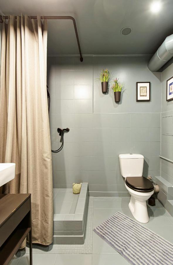 Self Check In Miera Art Apartment Riga Ngoại thất bức ảnh